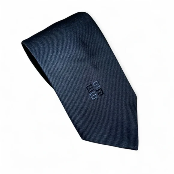 🔥 Givenchy Tie 🔥 - Picture 1 of 4